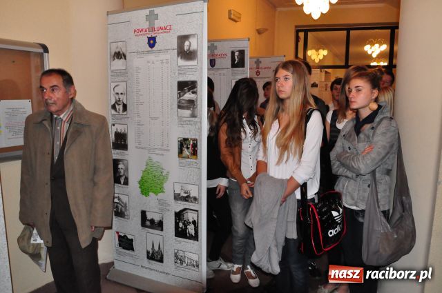 Zdjęcie w galerii na portalu naszraciborz.pl: Wstrząsające obrazy ludobójstwa wiadomości z regionu