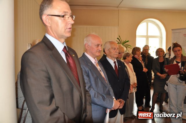 Zdjęcie w galerii na portalu naszraciborz.pl: Wstrząsające obrazy ludobójstwa wiadomości z regionu