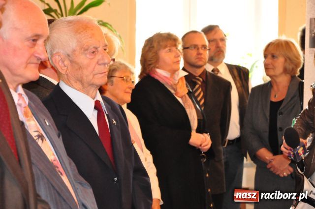 Zdjęcie w galerii na portalu naszraciborz.pl: Wstrząsające obrazy ludobójstwa wiadomości z regionu