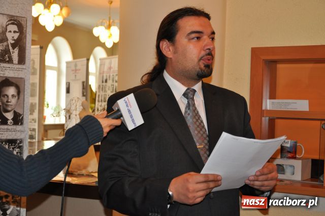 Zdjęcie w galerii na portalu naszraciborz.pl: Wstrząsające obrazy ludobójstwa wiadomości z regionu