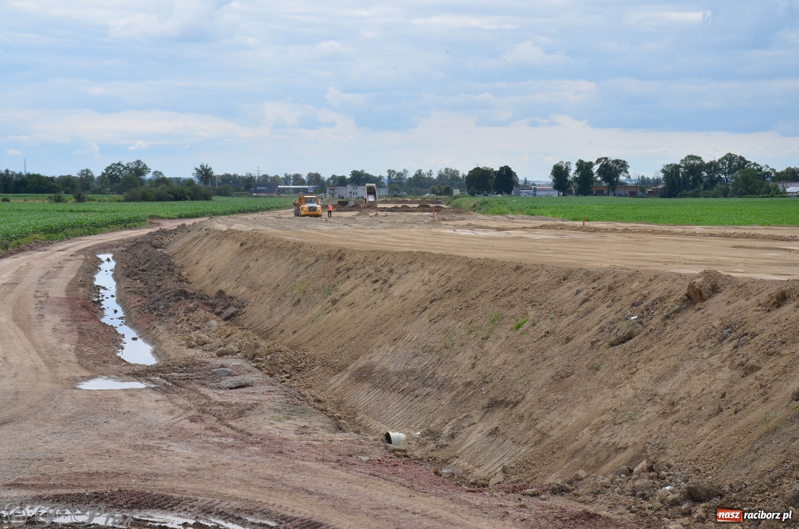 Zdjęcie w galerii na portalu naszraciborz.pl: Przy moście kolejowym na Markowice powstaje wiadukt [FOTO] wiadomości z regionu