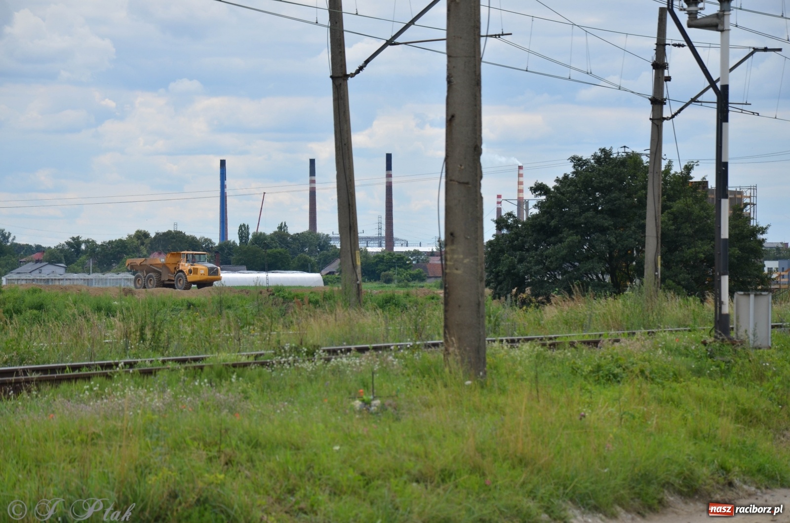 Zdjęcie w galerii na portalu naszraciborz.pl: Przy moście kolejowym na Markowice powstaje wiadukt [FOTO] wiadomości z regionu