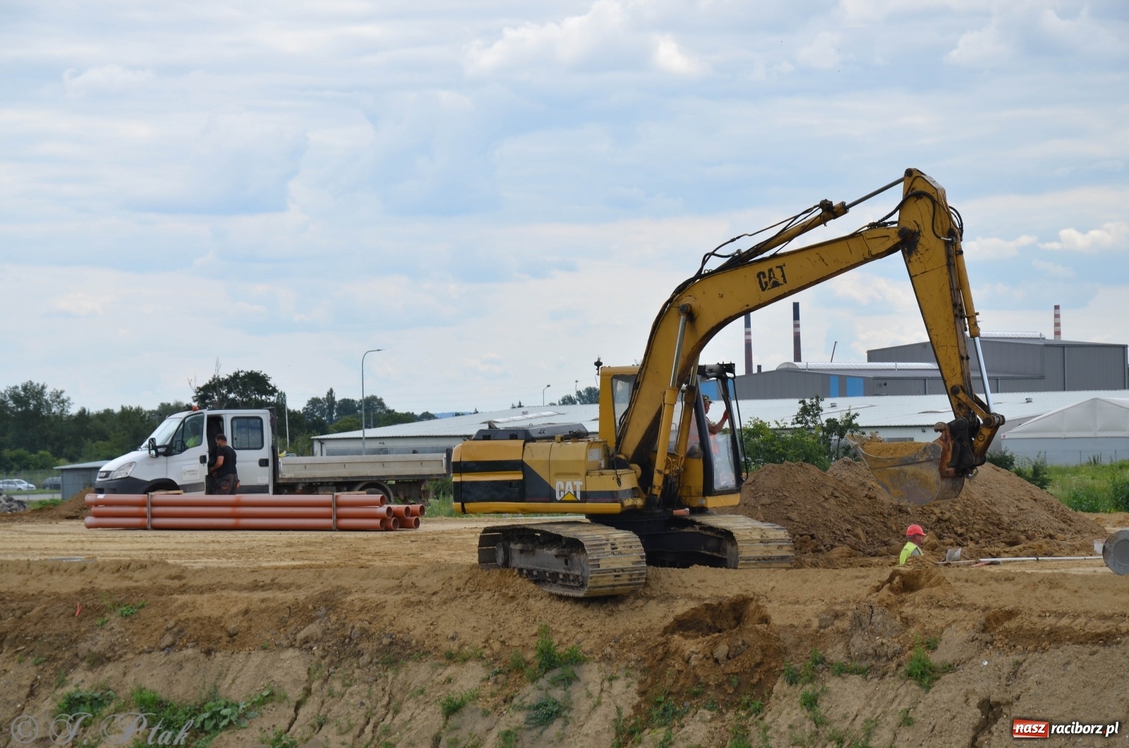 Zdjęcie w galerii na portalu naszraciborz.pl: Przy moście kolejowym na Markowice powstaje wiadukt [FOTO] wiadomości z regionu