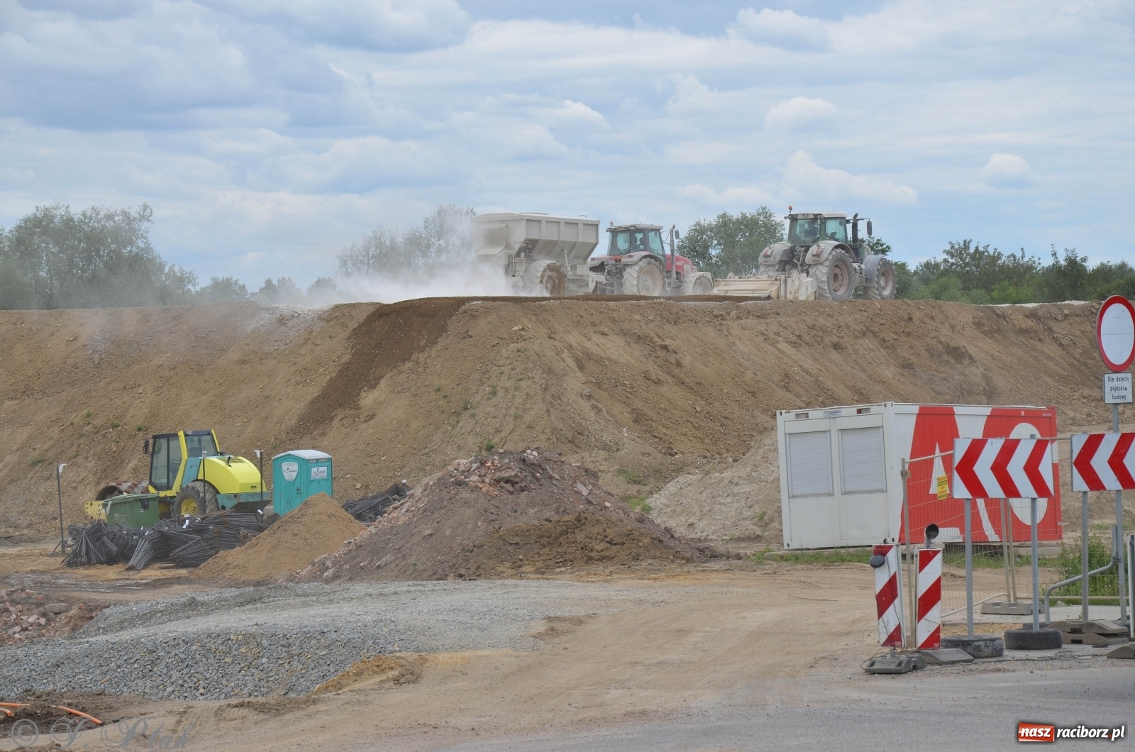 Zdjęcie w galerii na portalu naszraciborz.pl: Przy moście kolejowym na Markowice powstaje wiadukt [FOTO] wiadomości z regionu