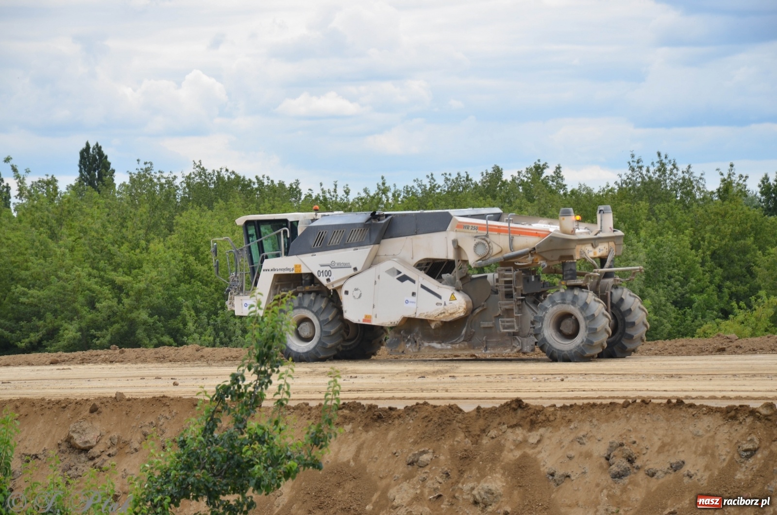 Zdjęcie w galerii na portalu naszraciborz.pl: Przy moście kolejowym na Markowice powstaje wiadukt [FOTO] wiadomości z regionu