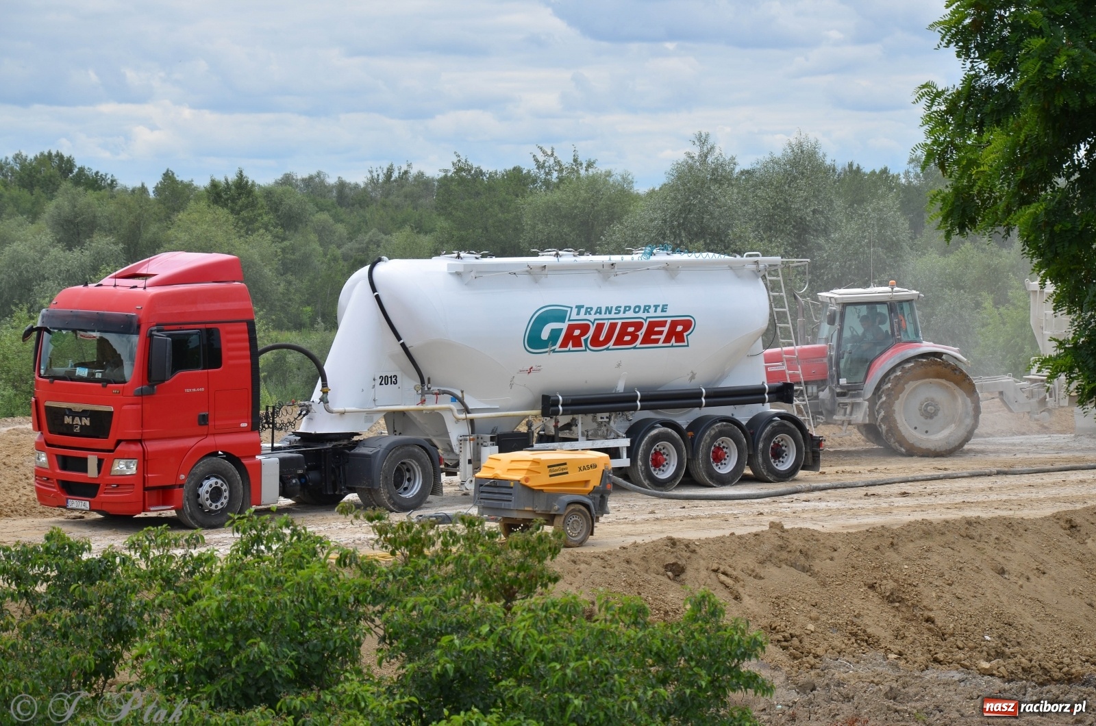 Zdjęcie w galerii na portalu naszraciborz.pl: Przy moście kolejowym na Markowice powstaje wiadukt [FOTO] wiadomości z regionu