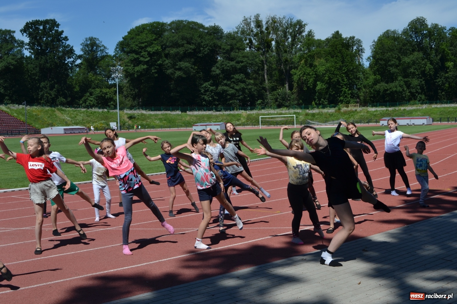 Zdjęcie w galerii na portalu naszraciborz.pl: Skaza na lato. Taneczne warsztaty z RCK [FOTO] wiadomości z regionu