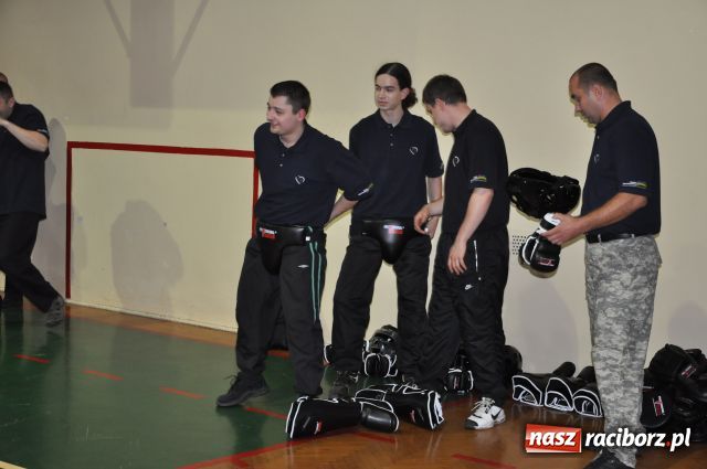 Zdjęcie w galerii na portalu naszraciborz.pl: Chcą wiedzieć jak się bronić wiadomości z regionu