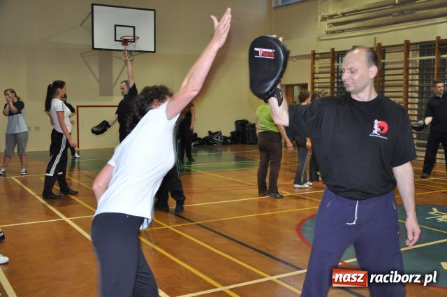 Zdjęcie w galerii na portalu naszraciborz.pl: Chcą wiedzieć jak się bronić wiadomości z regionu