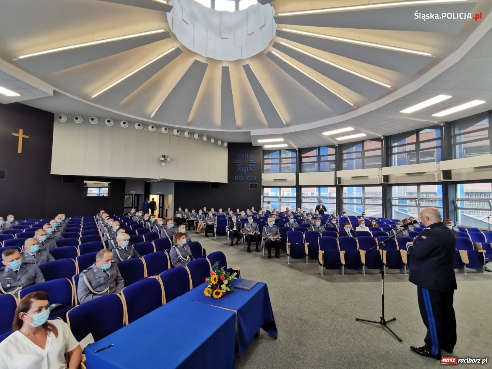 Zdjęcie w galerii na portalu naszraciborz.pl: Burmistrz Kuźni Raciborskiej z Medalem za Zasługi dla Policji wiadomości z regionu