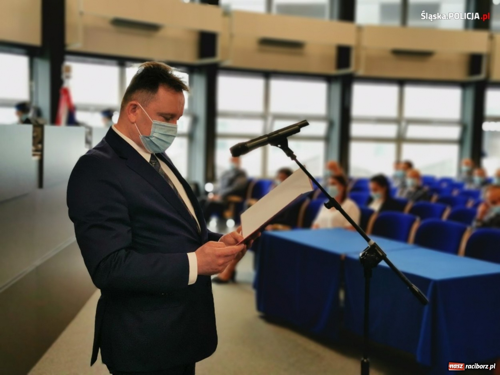 Zdjęcie w galerii na portalu naszraciborz.pl: Burmistrz Kuźni Raciborskiej z Medalem za Zasługi dla Policji wiadomości z regionu