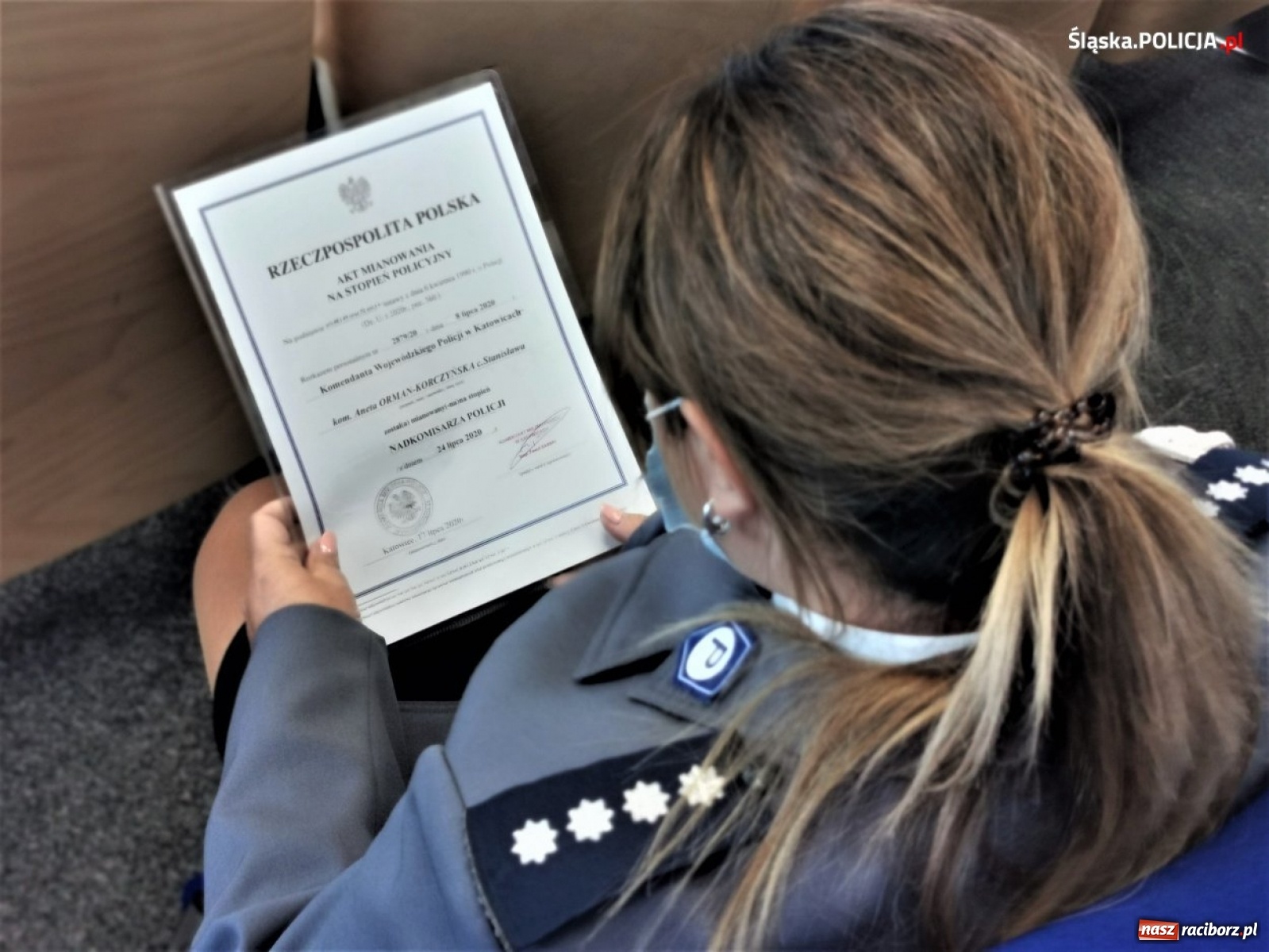 Zdjęcie w galerii na portalu naszraciborz.pl: Burmistrz Kuźni Raciborskiej z Medalem za Zasługi dla Policji wiadomości z regionu