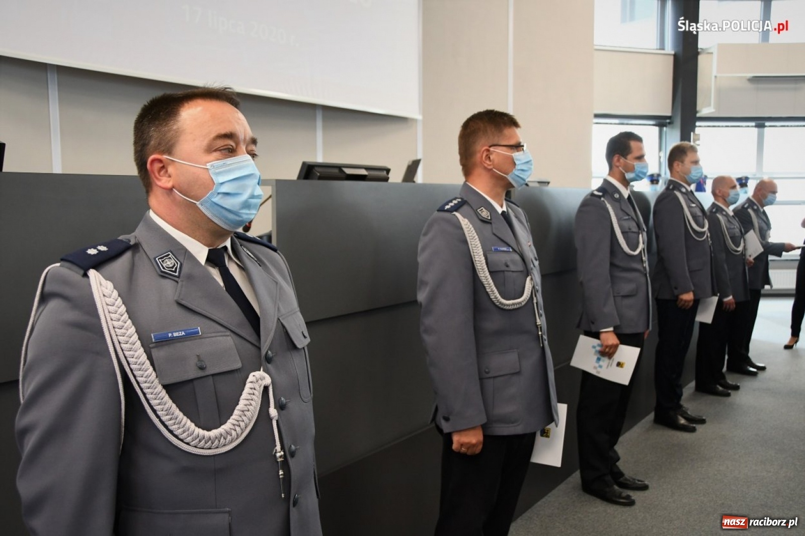 Zdjęcie w galerii na portalu naszraciborz.pl: Burmistrz Kuźni Raciborskiej z Medalem za Zasługi dla Policji wiadomości z regionu