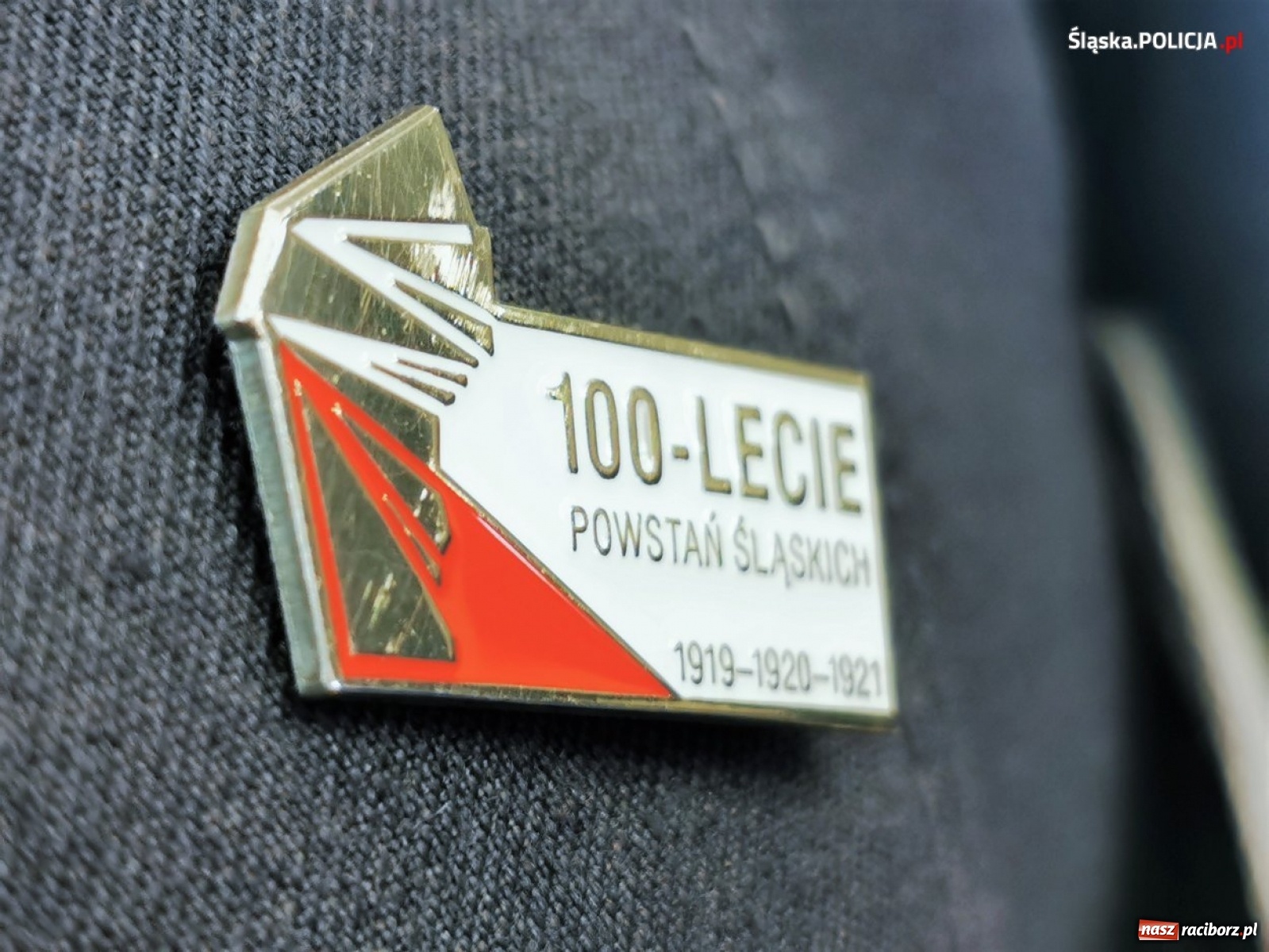 Zdjęcie w galerii na portalu naszraciborz.pl: Burmistrz Kuźni Raciborskiej z Medalem za Zasługi dla Policji wiadomości z regionu