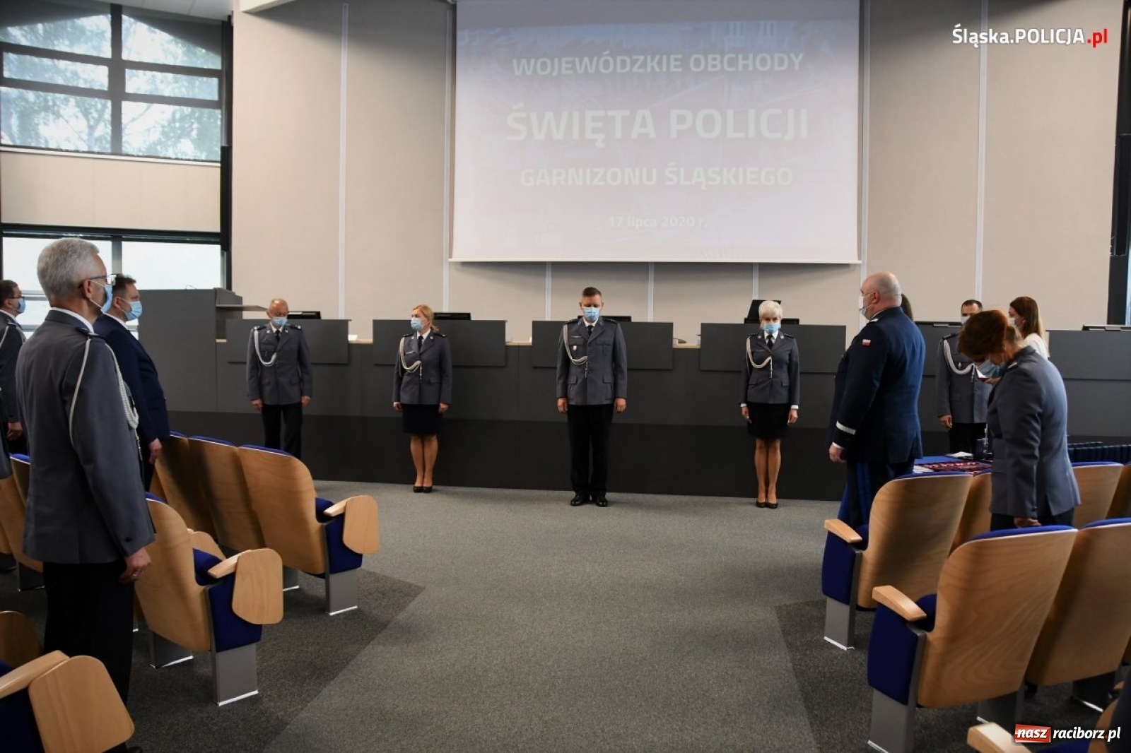 Zdjęcie w galerii na portalu naszraciborz.pl: Burmistrz Kuźni Raciborskiej z Medalem za Zasługi dla Policji wiadomości z regionu