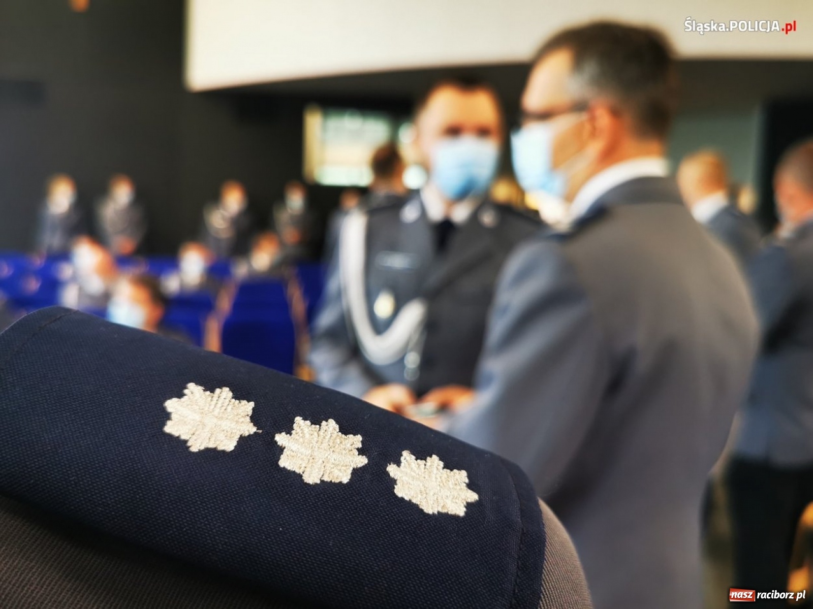 Zdjęcie w galerii na portalu naszraciborz.pl: Burmistrz Kuźni Raciborskiej z Medalem za Zasługi dla Policji wiadomości z regionu