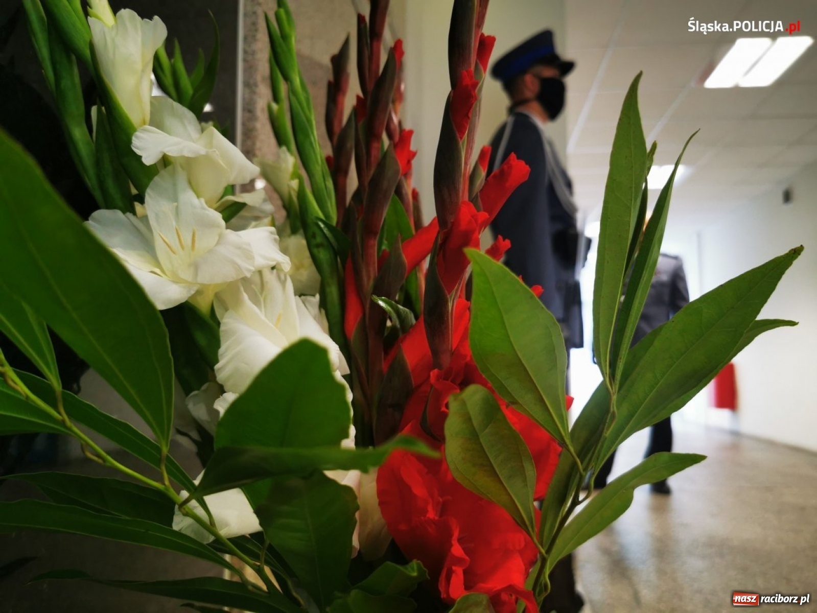 Zdjęcie w galerii na portalu naszraciborz.pl: Burmistrz Kuźni Raciborskiej z Medalem za Zasługi dla Policji wiadomości z regionu