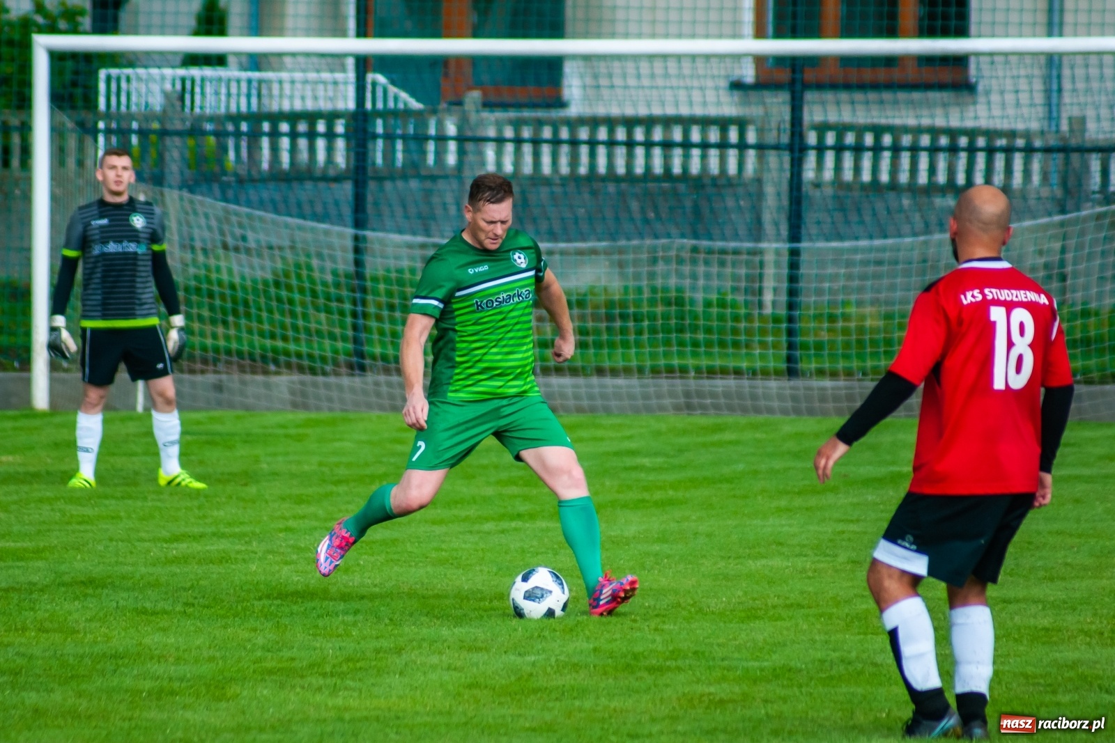 Zdjęcie w galerii na portalu naszraciborz.pl: Głowa Mateusza Kocota tajną bronią Tworkowa [FOTO] wiadomości z regionu