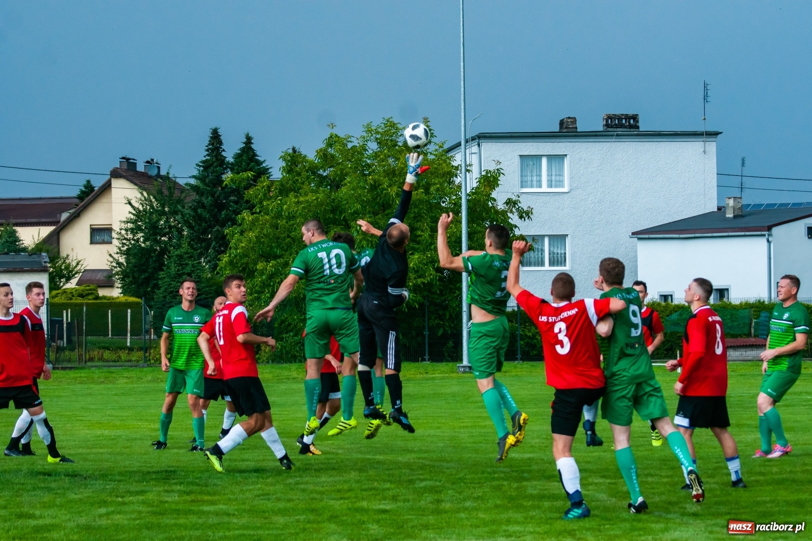 Zdjęcie w galerii na portalu naszraciborz.pl: Głowa Mateusza Kocota tajną bronią Tworkowa [FOTO] wiadomości z regionu