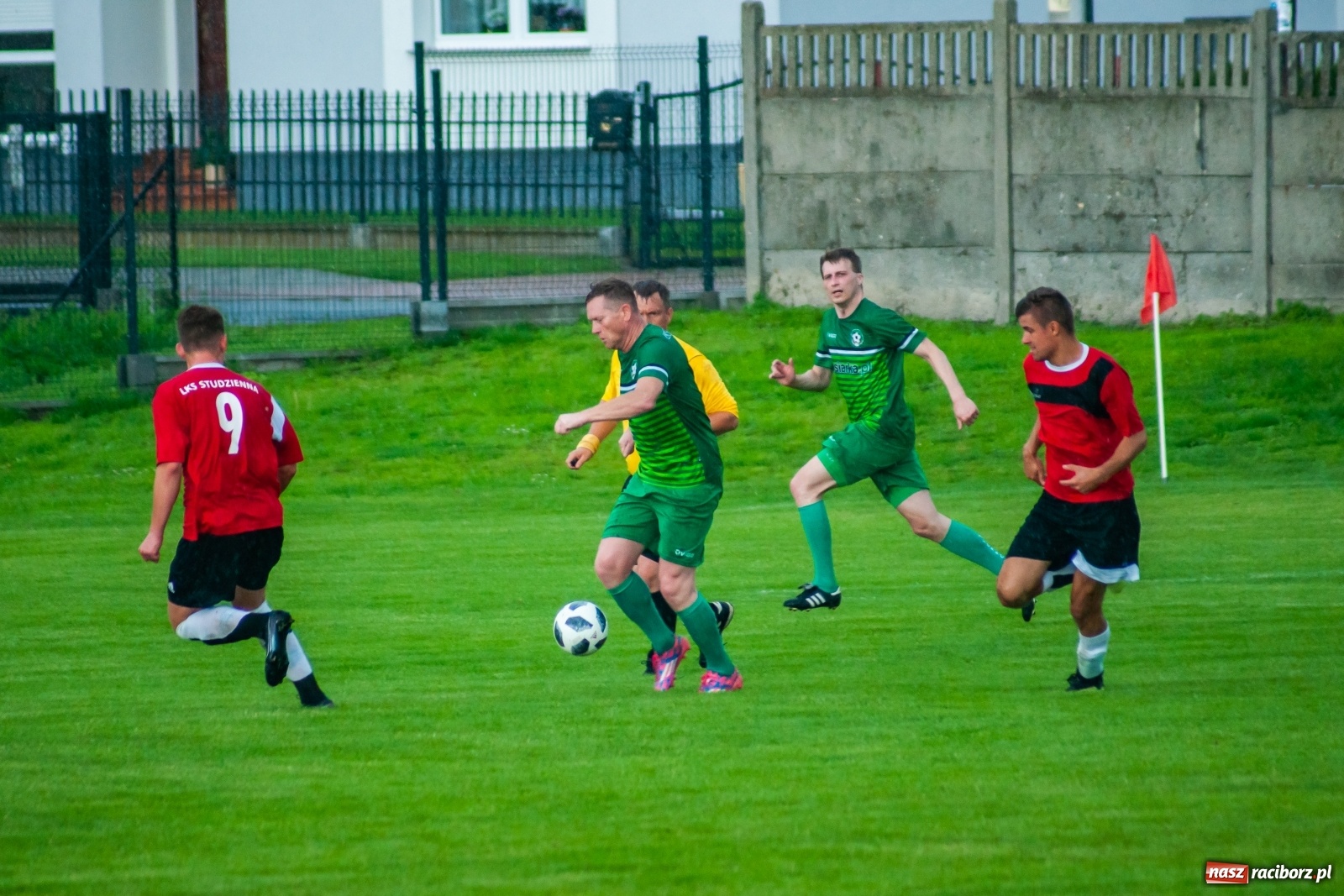 Zdjęcie w galerii na portalu naszraciborz.pl: Głowa Mateusza Kocota tajną bronią Tworkowa [FOTO] wiadomości z regionu
