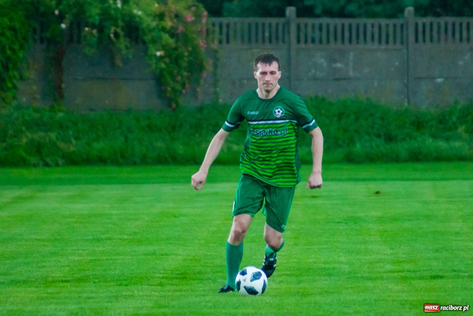 Zdjęcie w galerii na portalu naszraciborz.pl: Głowa Mateusza Kocota tajną bronią Tworkowa [FOTO] wiadomości z regionu