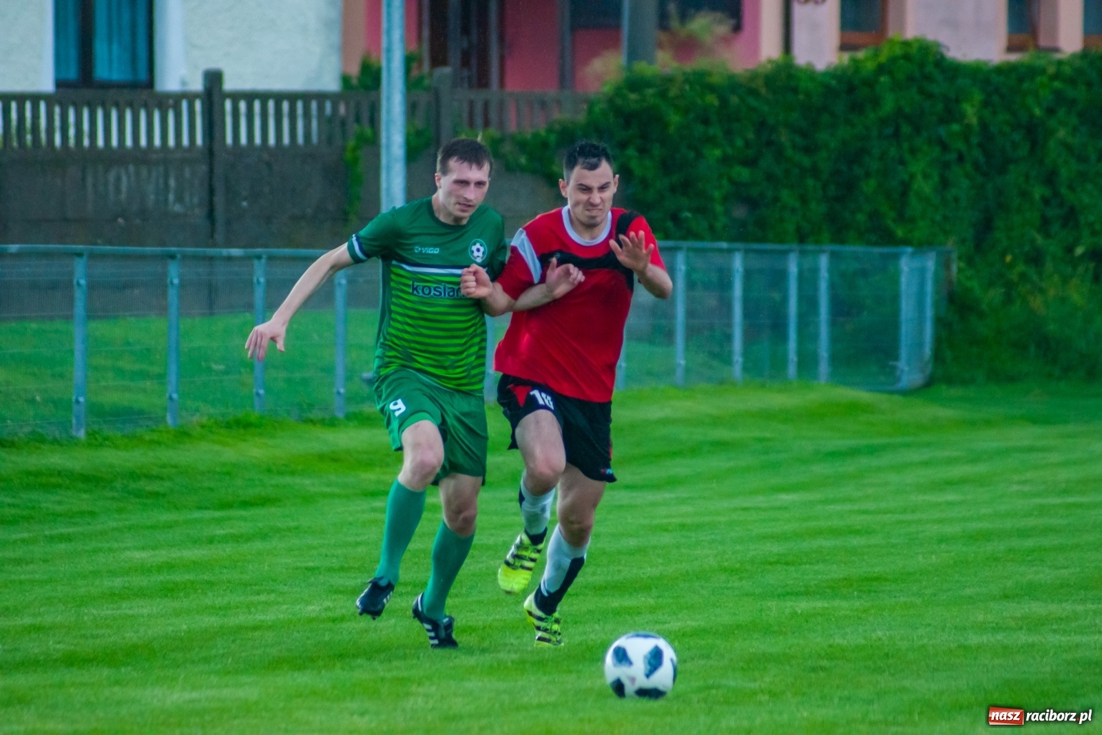 Zdjęcie w galerii na portalu naszraciborz.pl: Głowa Mateusza Kocota tajną bronią Tworkowa [FOTO] wiadomości z regionu
