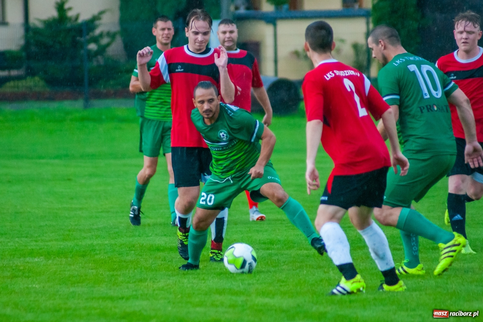 Zdjęcie w galerii na portalu naszraciborz.pl: Głowa Mateusza Kocota tajną bronią Tworkowa [FOTO] wiadomości z regionu