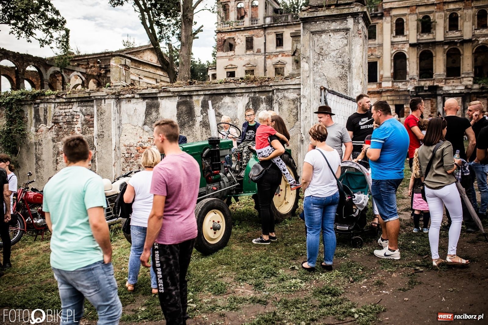 Zdjęcie w galerii na portalu naszraciborz.pl: Pojazdy zabytkowe zjadą do Sławikowa wiadomości z regionu