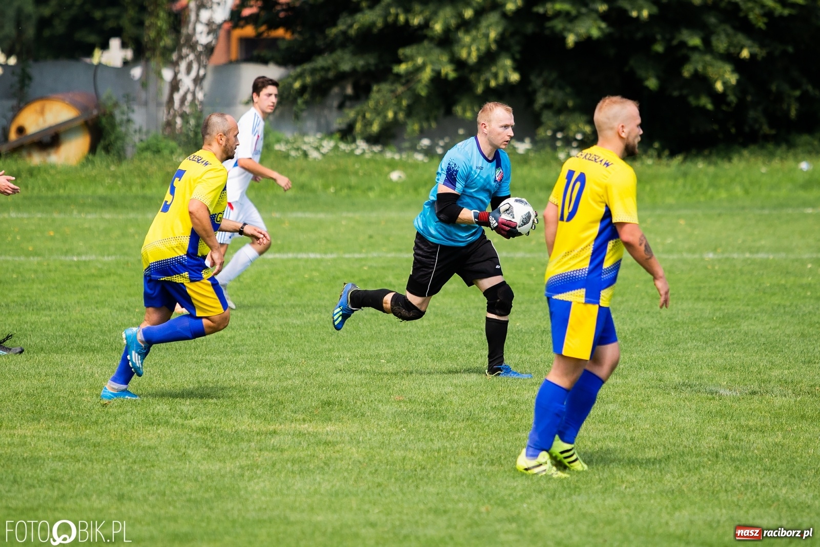 Zdjęcie w galerii na portalu naszraciborz.pl: Sparing. Kanonada w starciu rezerw Krzanowic z Bolesławiem [FOTO] wiadomości z regionu
