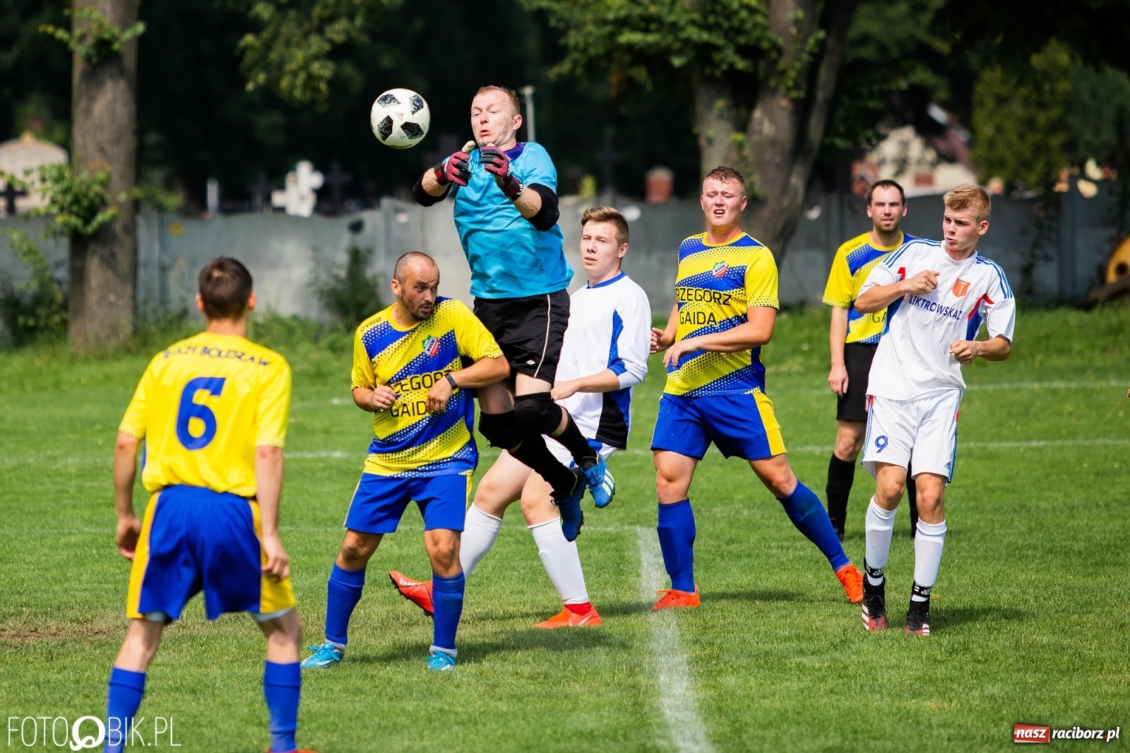 Zdjęcie w galerii na portalu naszraciborz.pl: Sparing. Kanonada w starciu rezerw Krzanowic z Bolesławiem [FOTO] wiadomości z regionu