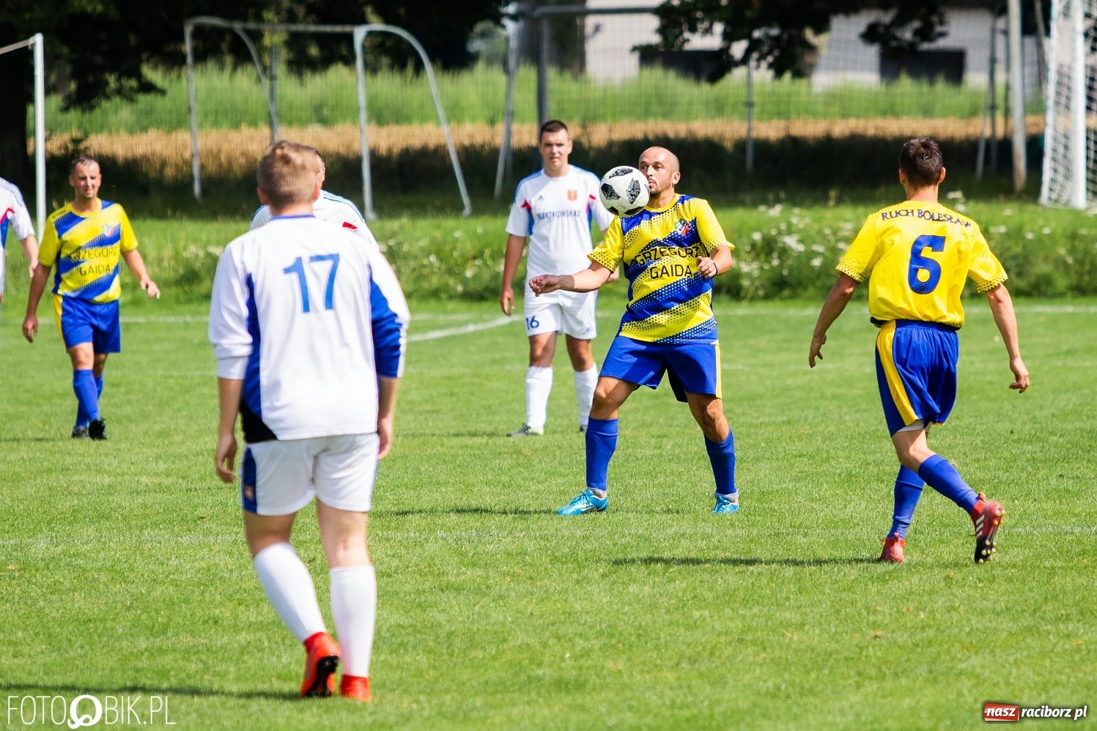 Zdjęcie w galerii na portalu naszraciborz.pl: Sparing. Kanonada w starciu rezerw Krzanowic z Bolesławiem [FOTO] wiadomości z regionu
