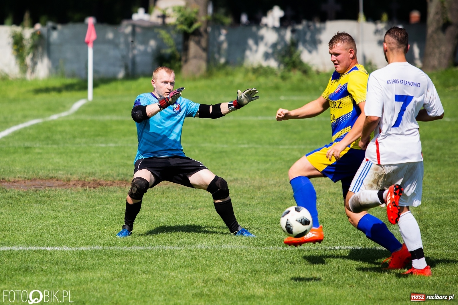 Zdjęcie w galerii na portalu naszraciborz.pl: Sparing. Kanonada w starciu rezerw Krzanowic z Bolesławiem [FOTO] wiadomości z regionu