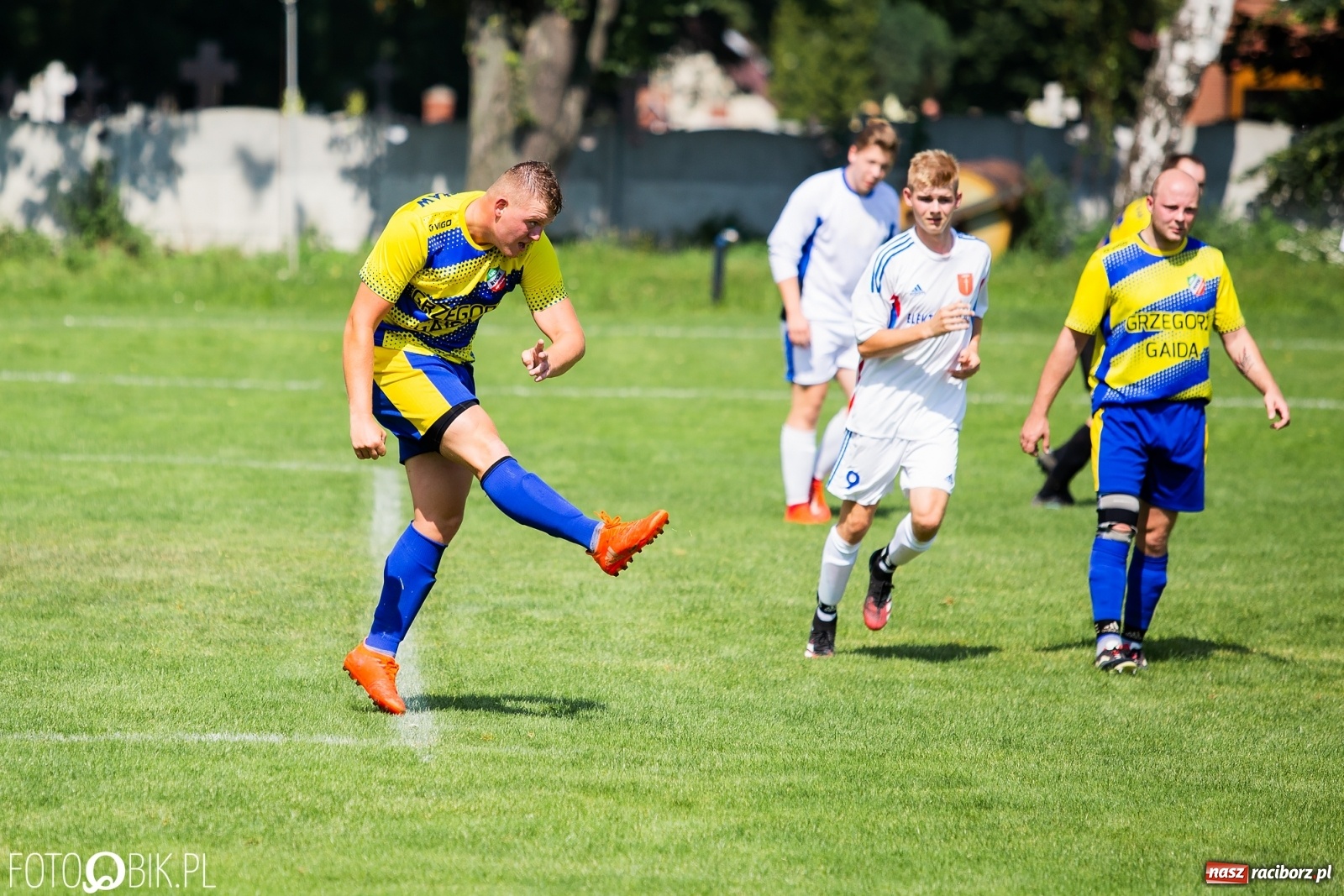 Zdjęcie w galerii na portalu naszraciborz.pl: Sparing. Kanonada w starciu rezerw Krzanowic z Bolesławiem [FOTO] wiadomości z regionu