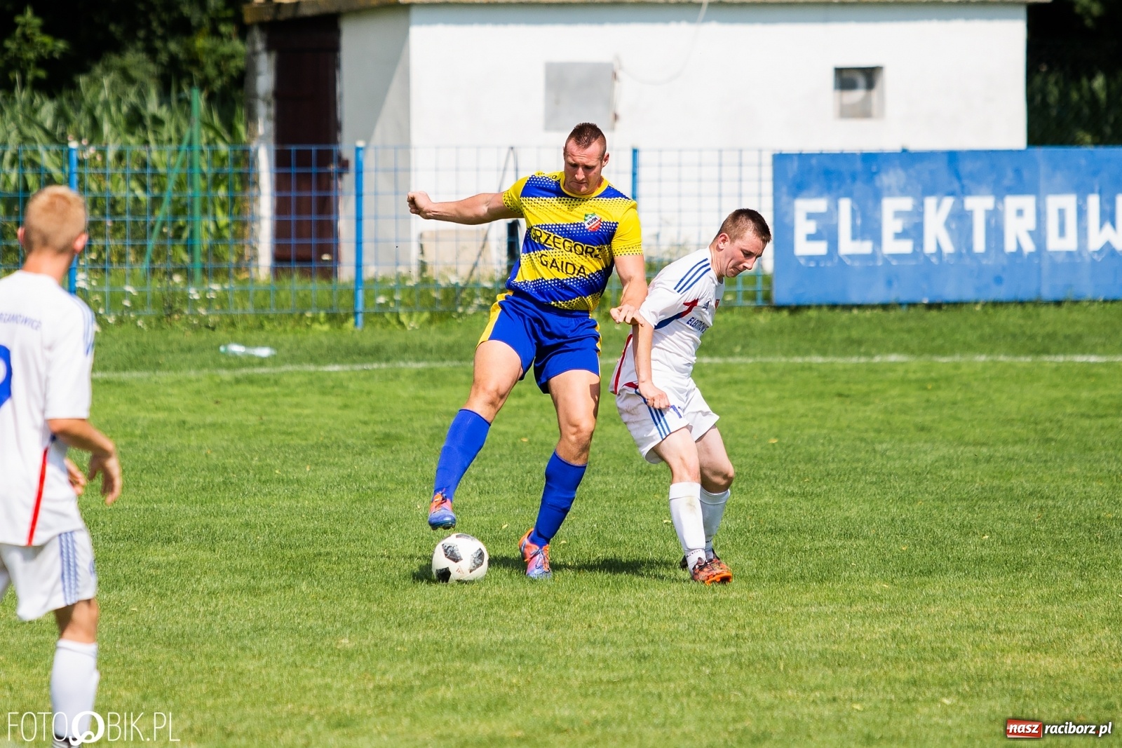 Zdjęcie w galerii na portalu naszraciborz.pl: Sparing. Kanonada w starciu rezerw Krzanowic z Bolesławiem [FOTO] wiadomości z regionu