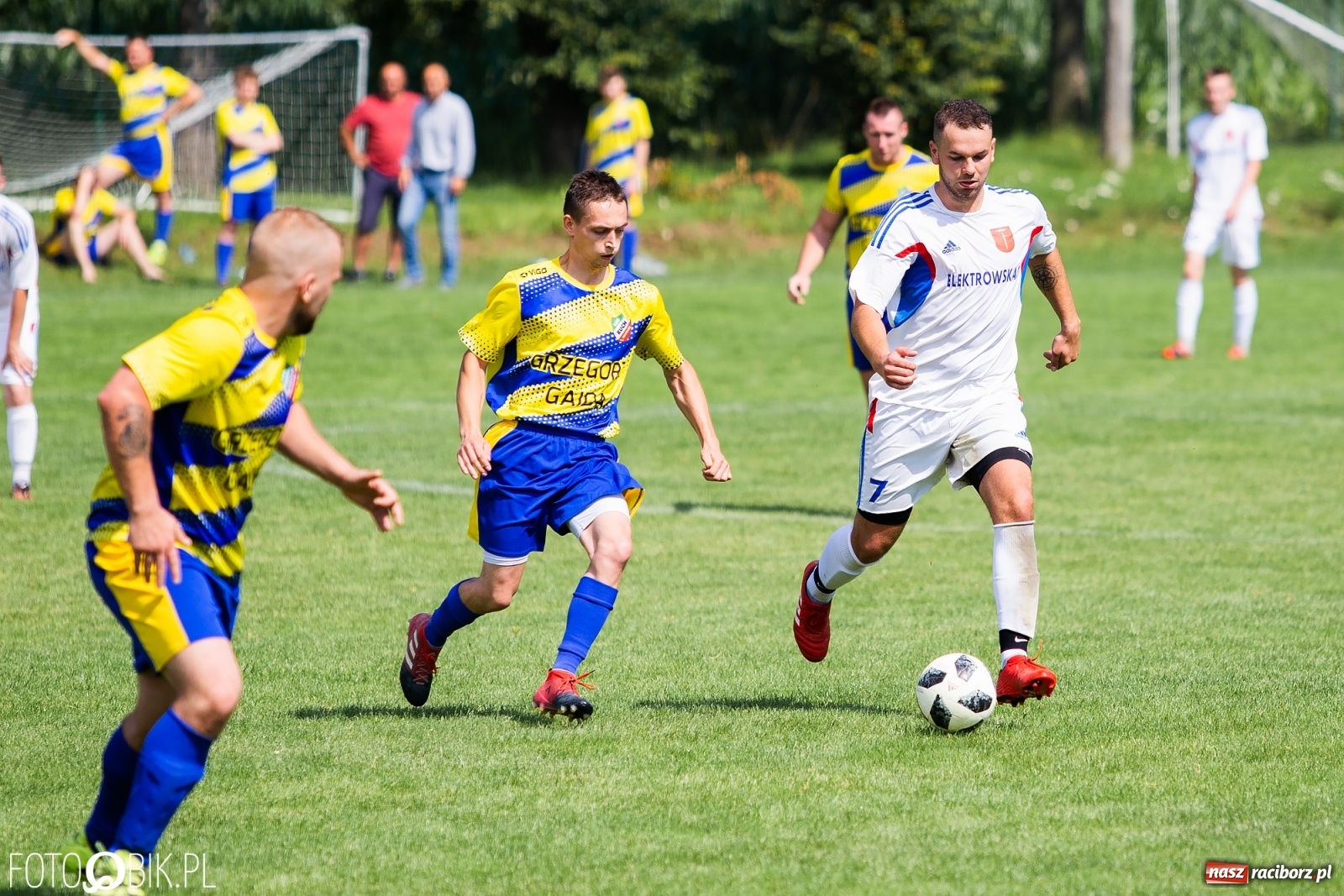Zdjęcie w galerii na portalu naszraciborz.pl: Sparing. Kanonada w starciu rezerw Krzanowic z Bolesławiem [FOTO] wiadomości z regionu
