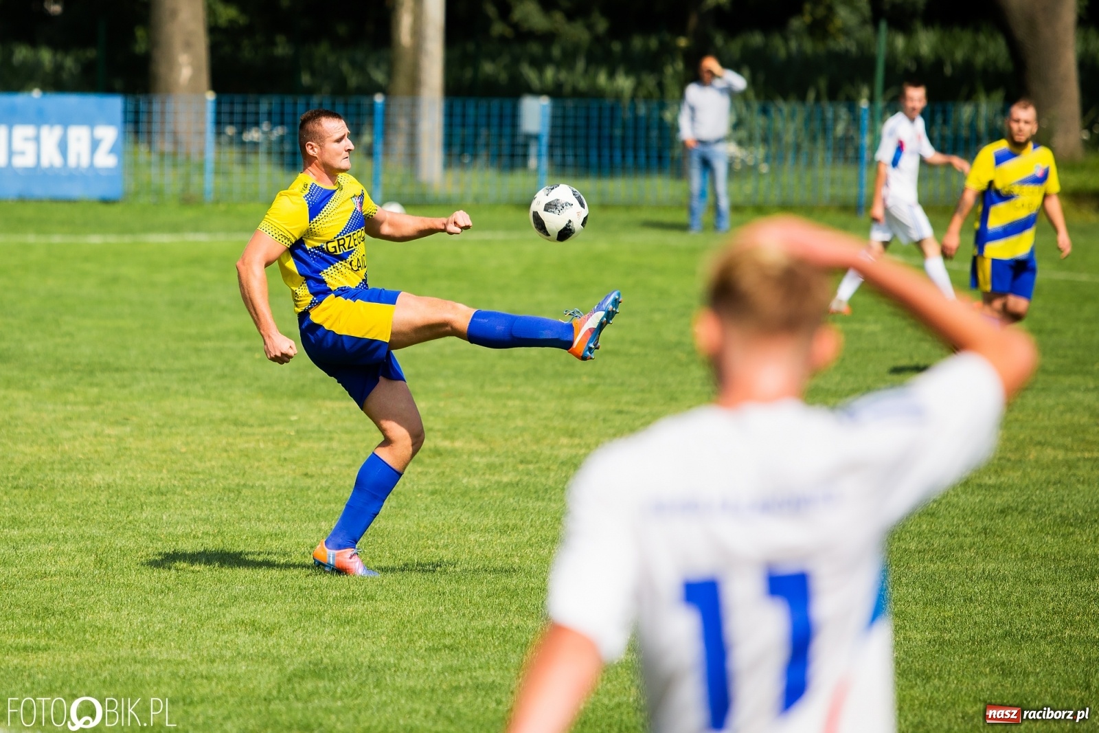 Zdjęcie w galerii na portalu naszraciborz.pl: Sparing. Kanonada w starciu rezerw Krzanowic z Bolesławiem [FOTO] wiadomości z regionu