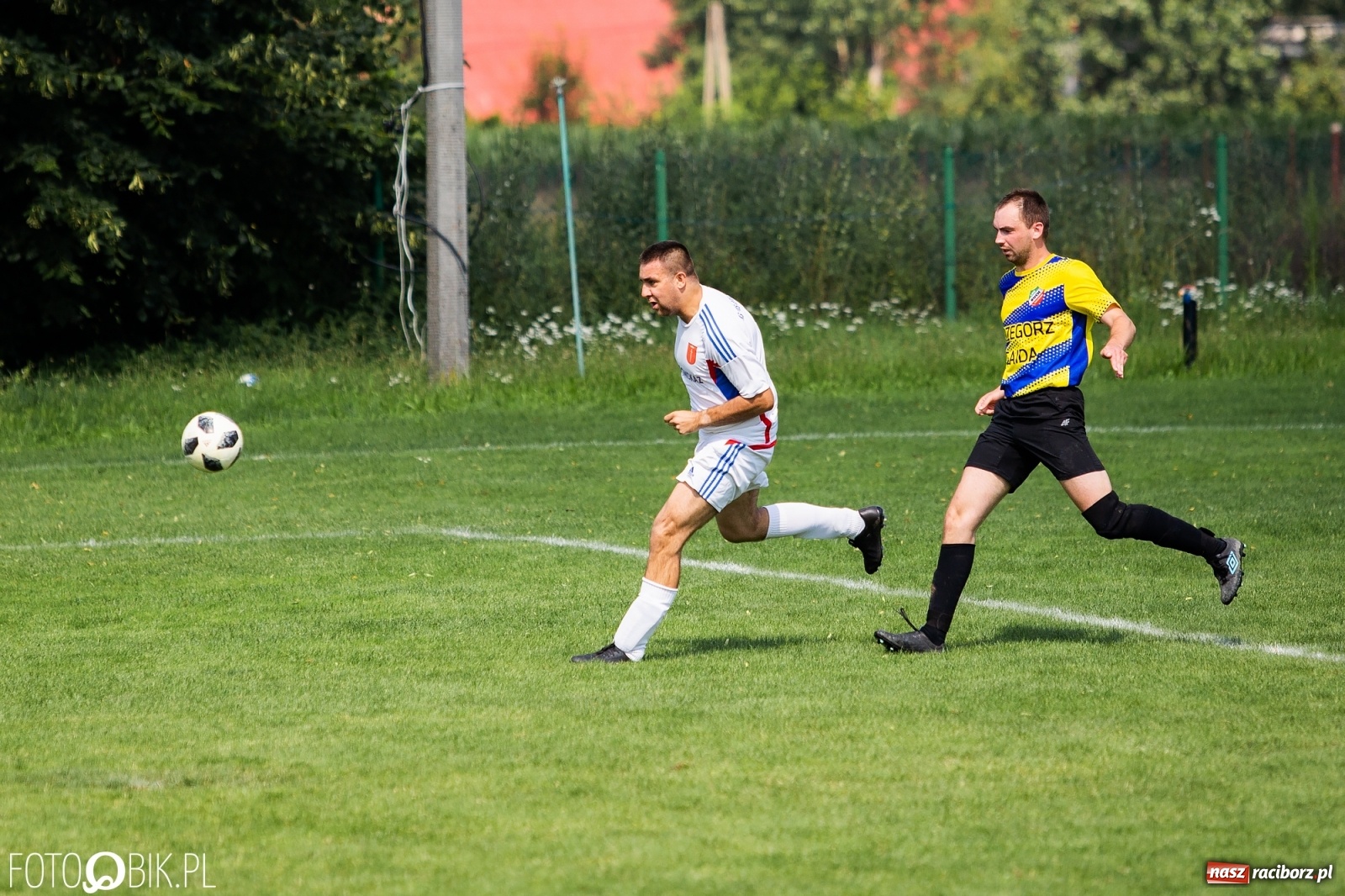 Zdjęcie w galerii na portalu naszraciborz.pl: Sparing. Kanonada w starciu rezerw Krzanowic z Bolesławiem [FOTO] wiadomości z regionu