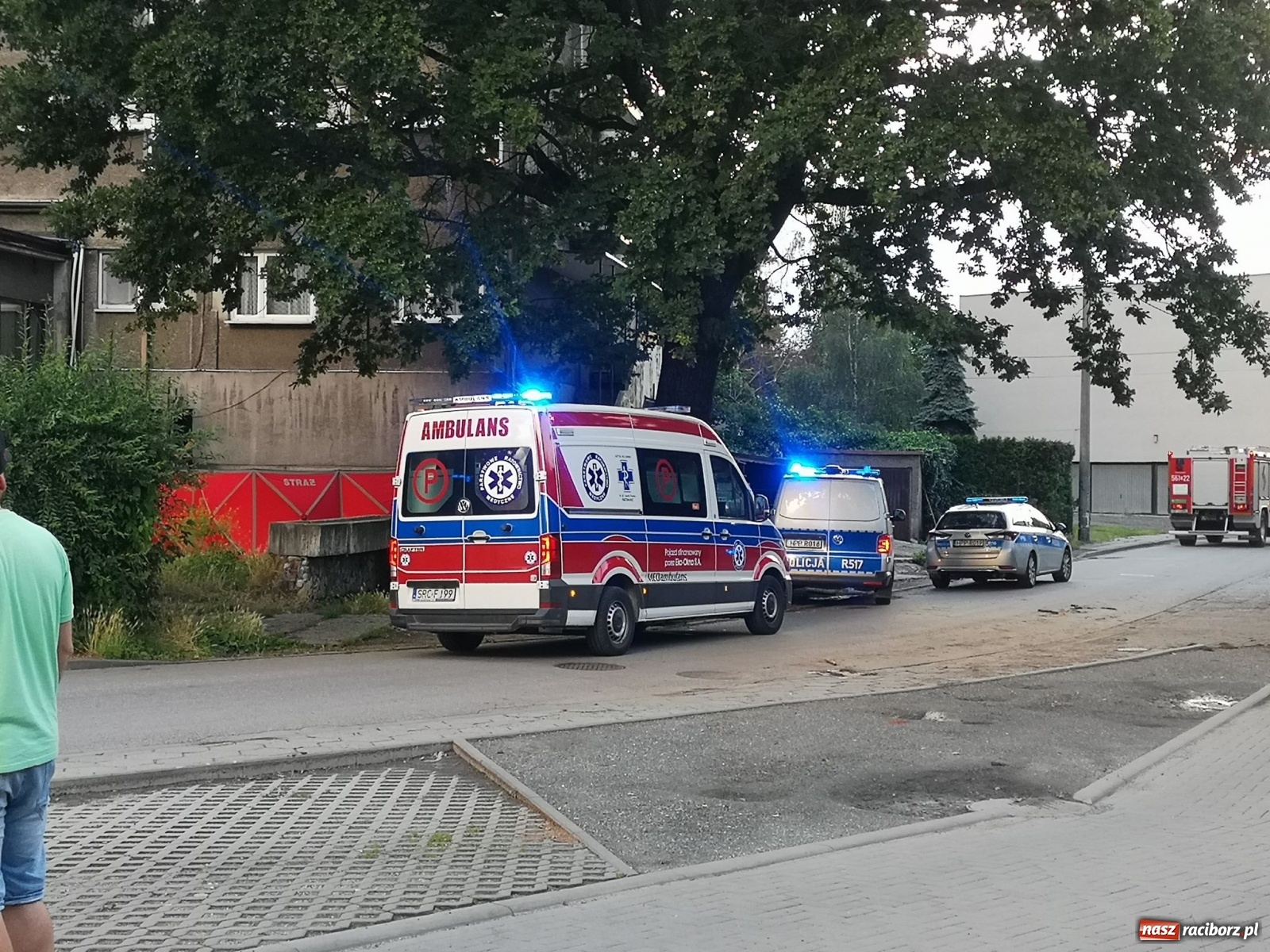 Zdjęcie w galerii na portalu naszraciborz.pl: Tragedia przy Bosackiej. Młody mężczyzna wyskoczył z okna wiadomości z regionu