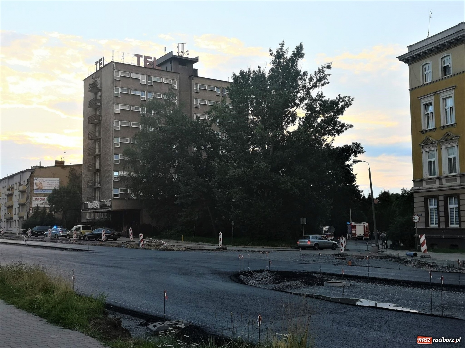 Zdjęcie w galerii na portalu naszraciborz.pl: Tragedia przy Bosackiej. Młody mężczyzna wyskoczył z okna wiadomości z regionu