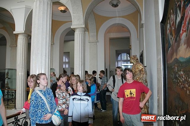 Zdjęcie w galerii na portalu naszraciborz.pl: Zwiedzili Muzeum w Opawie wiadomości z regionu