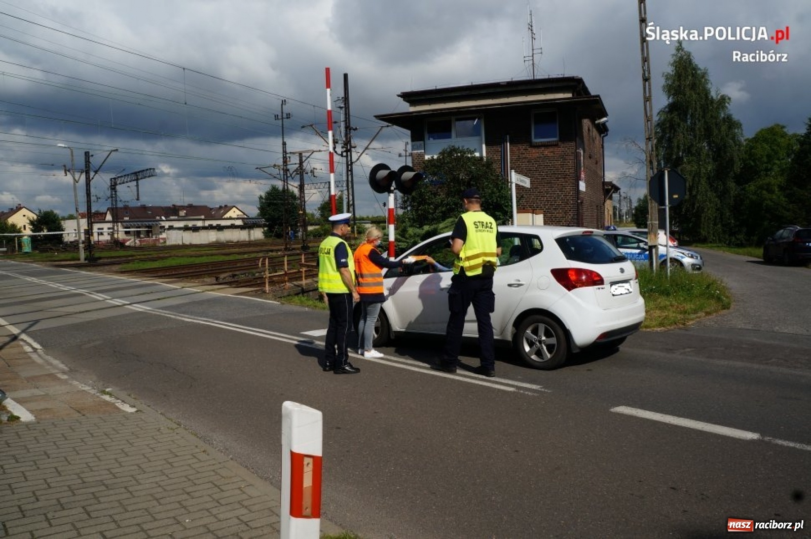 Zdjęcie w galerii na portalu naszraciborz.pl: Raciborska drogówka w akcji Bezpieczny przejazd - szlaban na ryzyko!  wiadomości z regionu