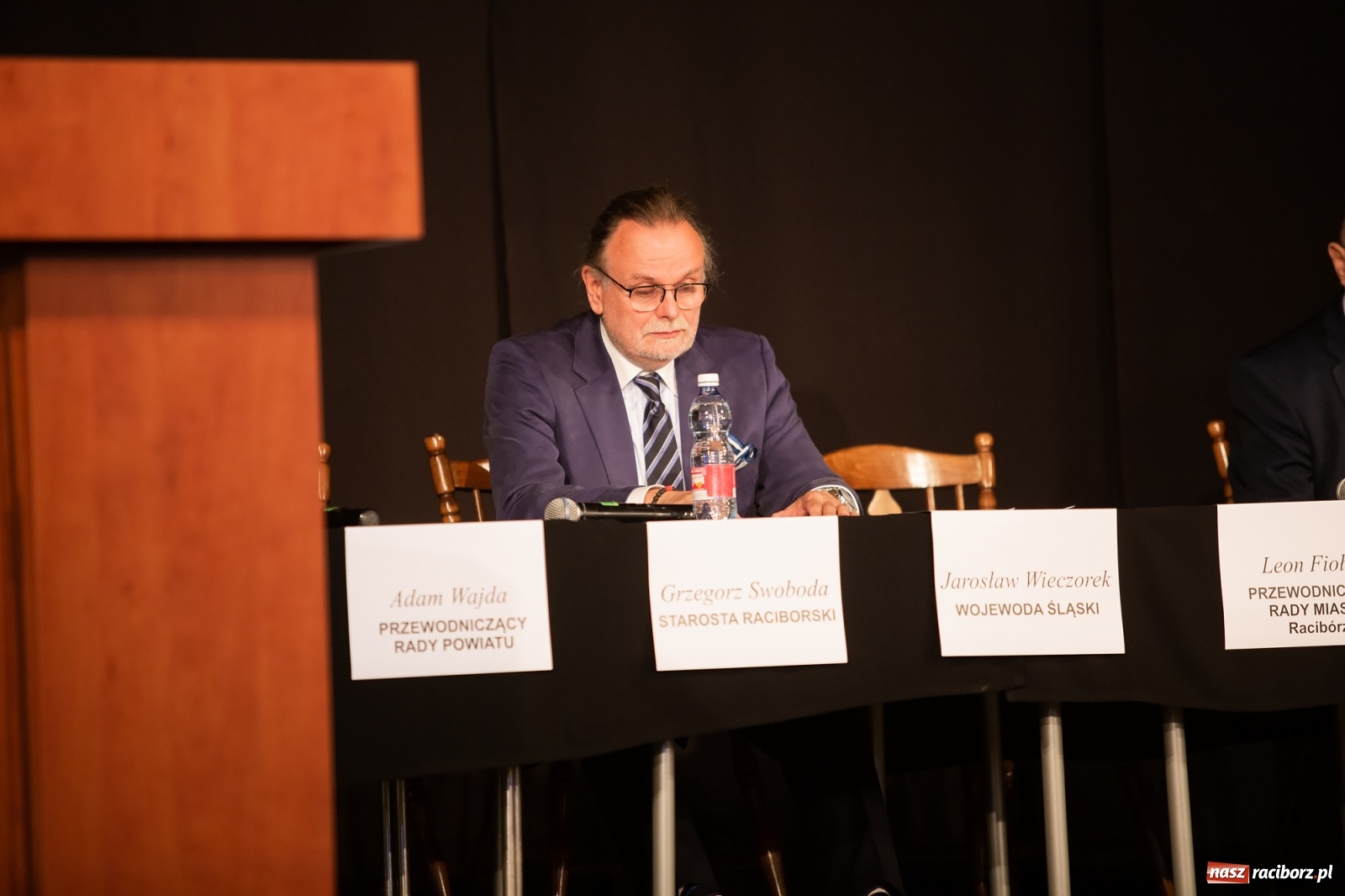 Zdjęcie w galerii na portalu naszraciborz.pl: Społeczny protest w sprawie szpitala. Władza nas olała!  wiadomości z regionu