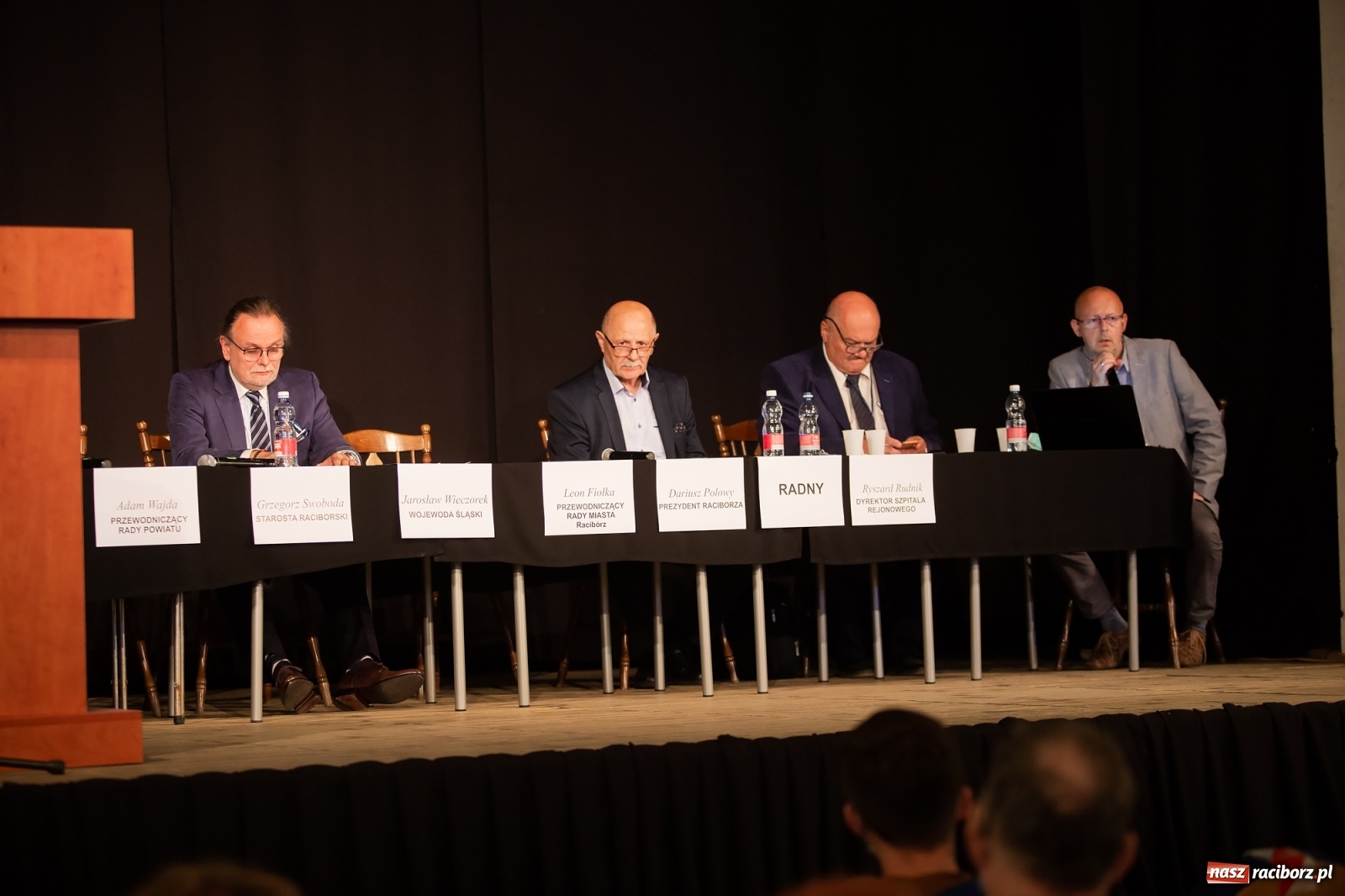 Zdjęcie w galerii na portalu naszraciborz.pl: Społeczny protest w sprawie szpitala. Władza nas olała!  wiadomości z regionu