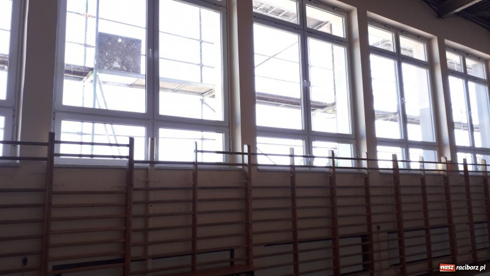 Zdjęcie w galerii na portalu naszraciborz.pl: Finiszuje termomodernizacja sali gimnastycznej w Markowicach  wiadomości z regionu