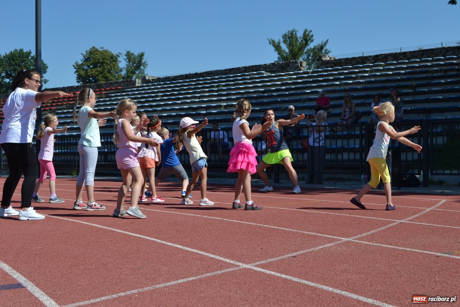 Zdjęcie w galerii na portalu naszraciborz.pl: Szalone warsztaty taneczne z RCK za nami [FOTO] wiadomości z regionu