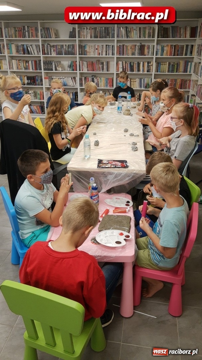 Zdjęcie w galerii na portalu naszraciborz.pl: Wakacje jak z obrazka w bibliotece w Brzeziu [FOTO] wiadomości z regionu