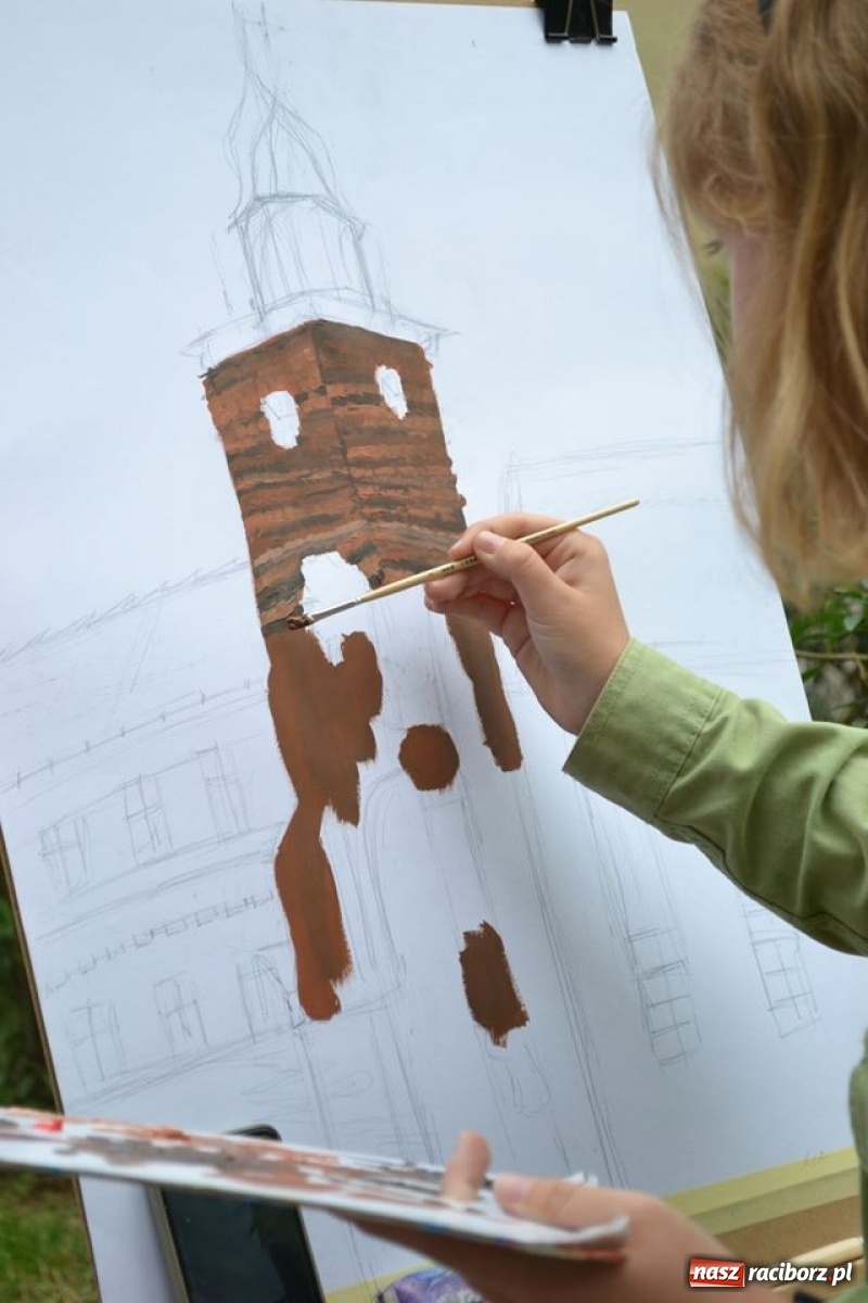 Zdjęcie w galerii na portalu naszraciborz.pl: Wakacyjny plener malarski w centrum Raciborza wiadomości z regionu
