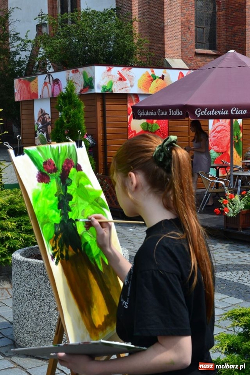 Zdjęcie w galerii na portalu naszraciborz.pl: Wakacyjny plener malarski w centrum Raciborza wiadomości z regionu