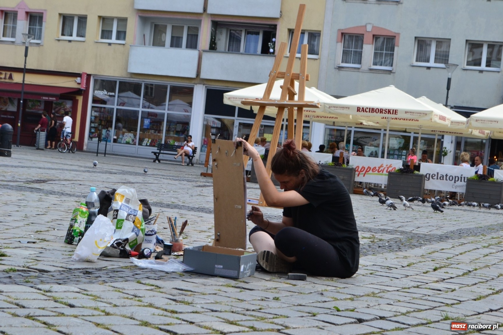 Zdjęcie w galerii na portalu naszraciborz.pl: Wakacyjny plener malarski w centrum Raciborza wiadomości z regionu