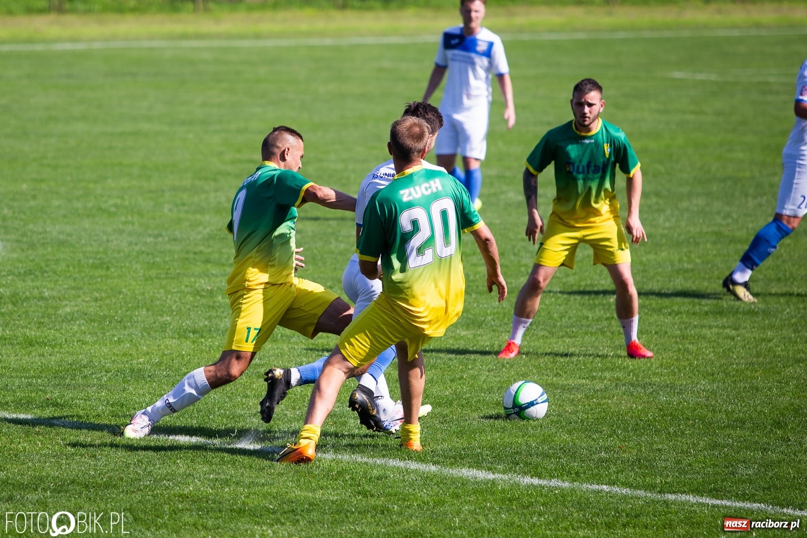 Zdjęcie w galerii na portalu naszraciborz.pl: Sparingowa masakra piłą nożną przy Srebrnej [FOTO] wiadomości z regionu